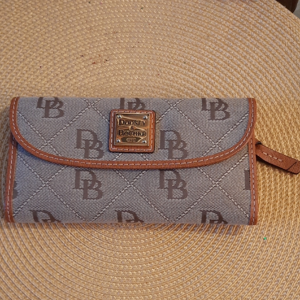 Dooney & Bourke Tan and Brown Signature Maxi Quilt  Logo Wallet